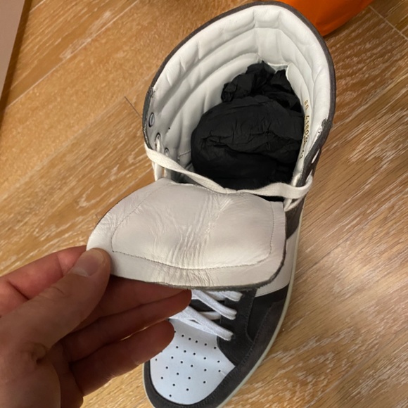 Saint Laurent - Picture 6 of 12